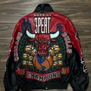 Vintage Grail 90’s Chicago Bulls Repeat 3- Peat JeffHamilton Championship Jacket